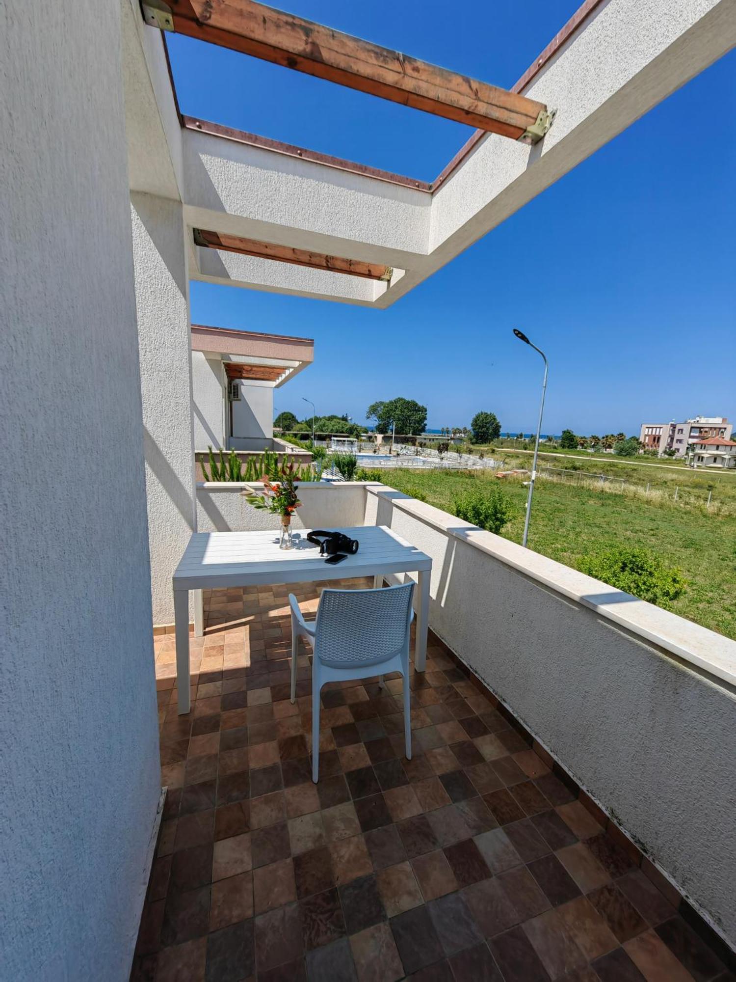Tea Residence, Gjiri I Lalzit Apartments Дуррес Экстерьер фото